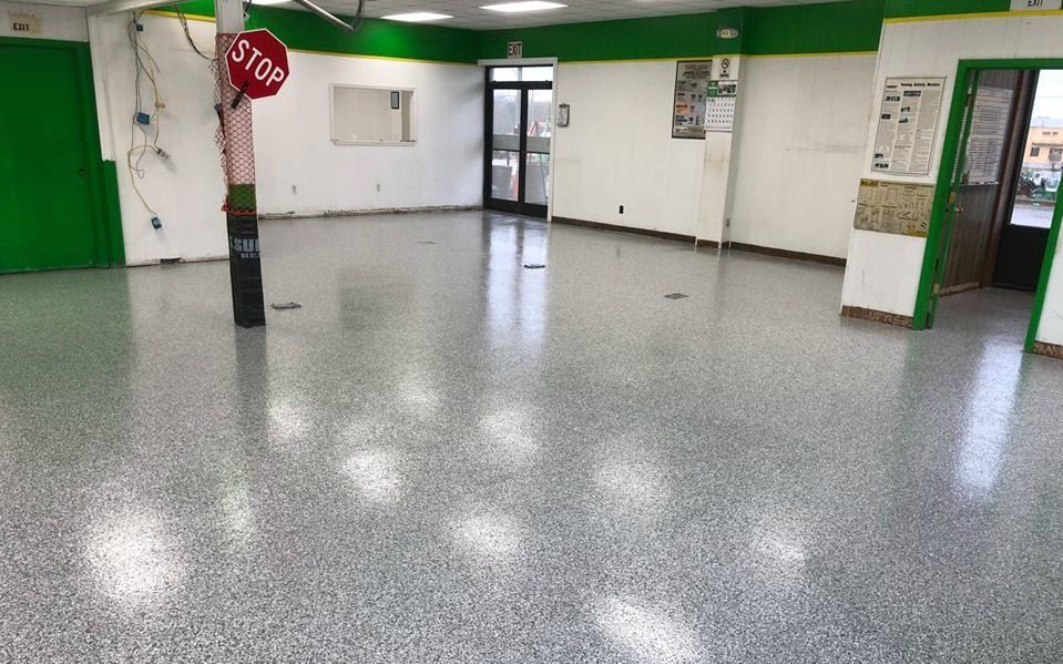 High-gloss flake epoxy floor in a retail space